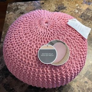 Knitted pouf